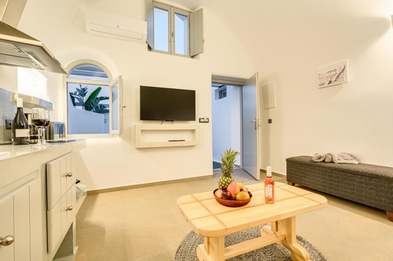 Tiara Suites Santorini Тира Экстерьер фото